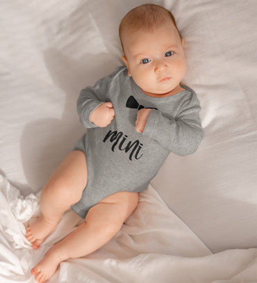 baby-long-sleeve-onesie-grey-bow-mini