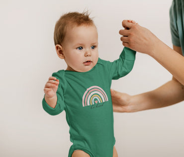 long-sleeve-onesie-mbe-kind-rainbow-green